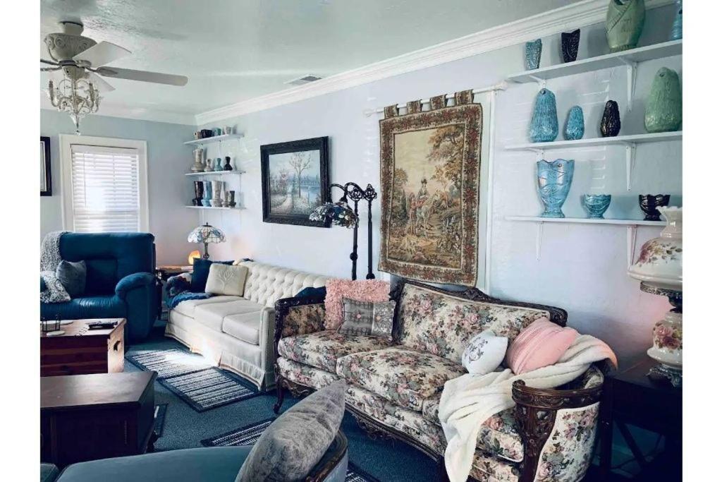1 Mile To Fort Sill! The Carolebelle Cottage Sleeps 8 With Hottub,Grills,Firepit Lawton Exterior foto