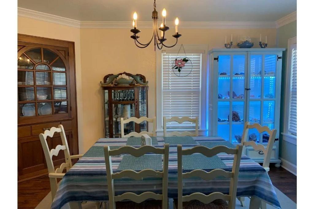 1 Mile To Fort Sill! The Carolebelle Cottage Sleeps 8 With Hottub,Grills,Firepit Lawton Exterior foto