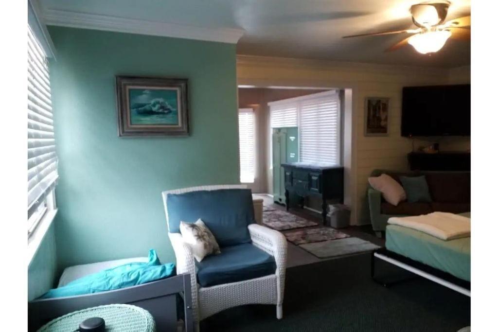1 Mile To Fort Sill! The Carolebelle Cottage Sleeps 8 With Hottub,Grills,Firepit Lawton Exterior foto